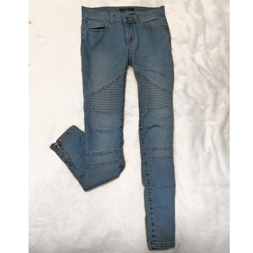 ✨ Embroidered Mid Rise Skinny Jeans - Picture 2 of 2